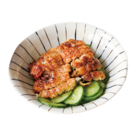 Grilled eel with cucumber in vinegar